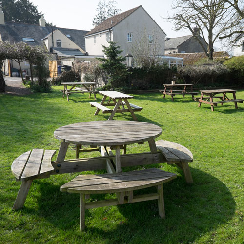 The Chetnole Inn Bars & Restaurant Accommodation Rooms